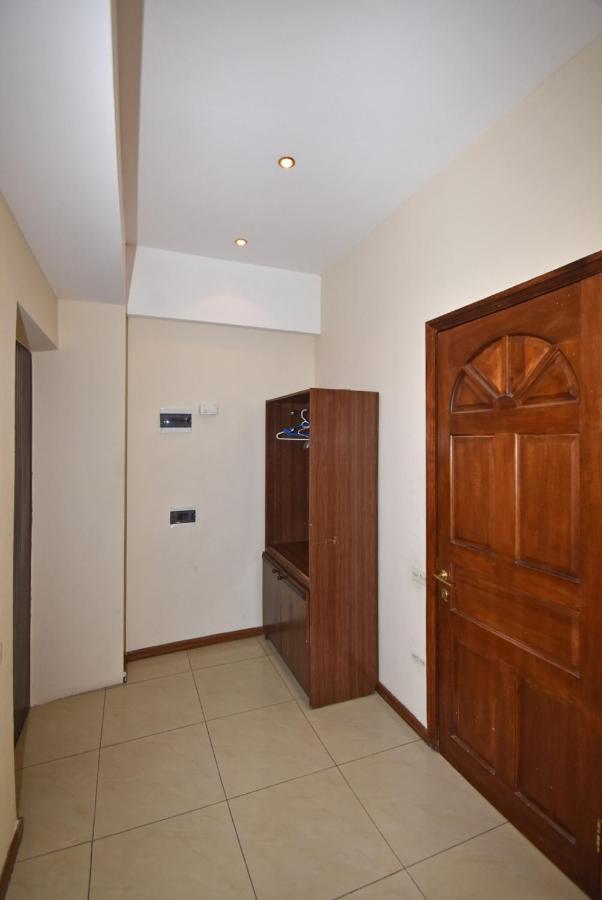 Abovyan Street 16, Apartment No 24 エレバン エクステリア 写真