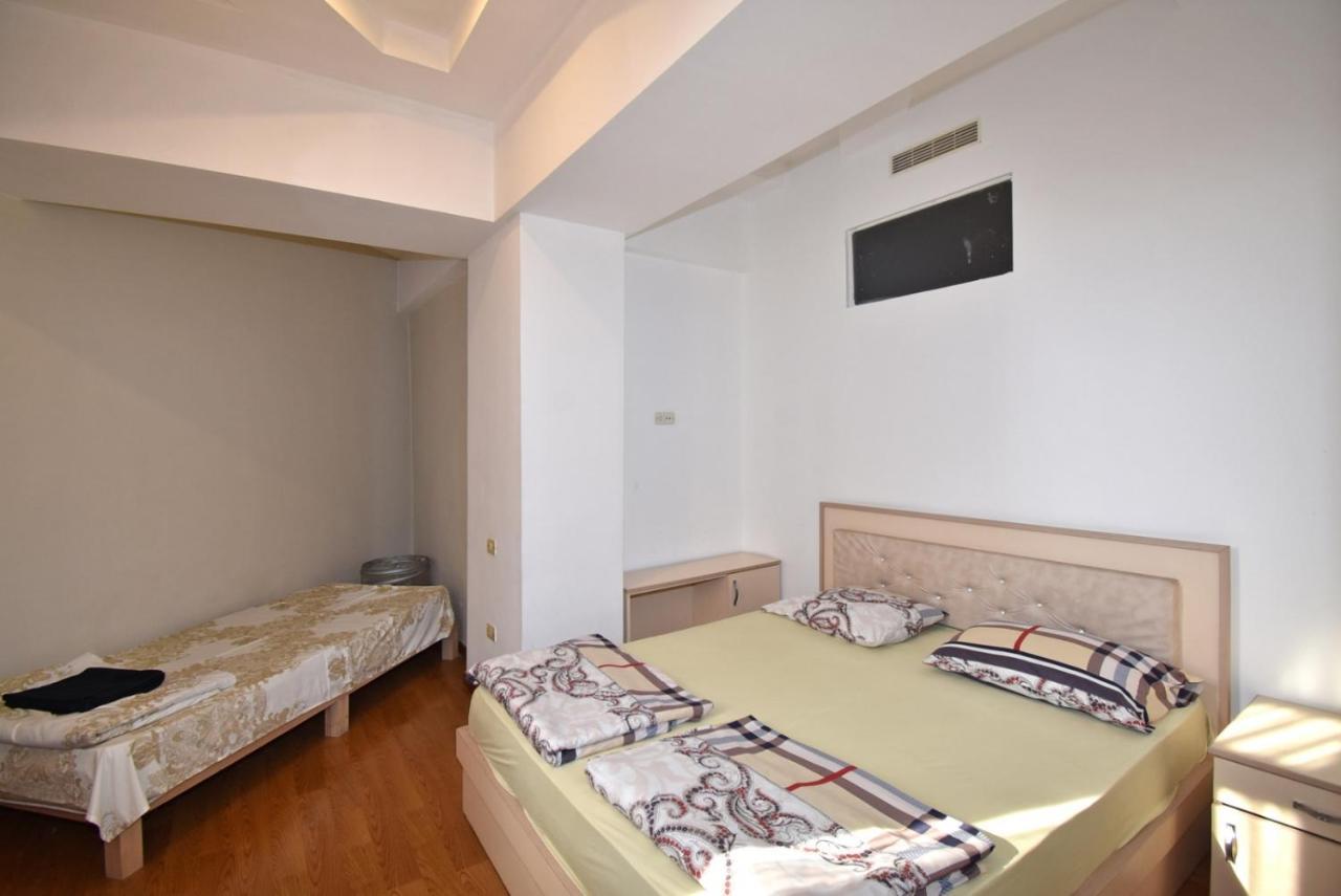 Abovyan Street 16, Apartment No 24 エレバン エクステリア 写真