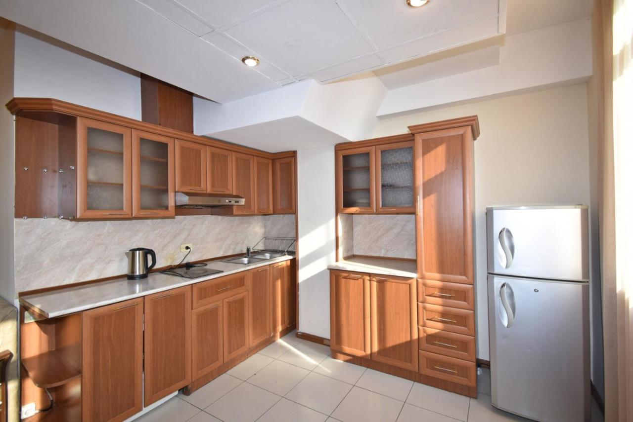 Abovyan Street 16, Apartment No 24 エレバン エクステリア 写真